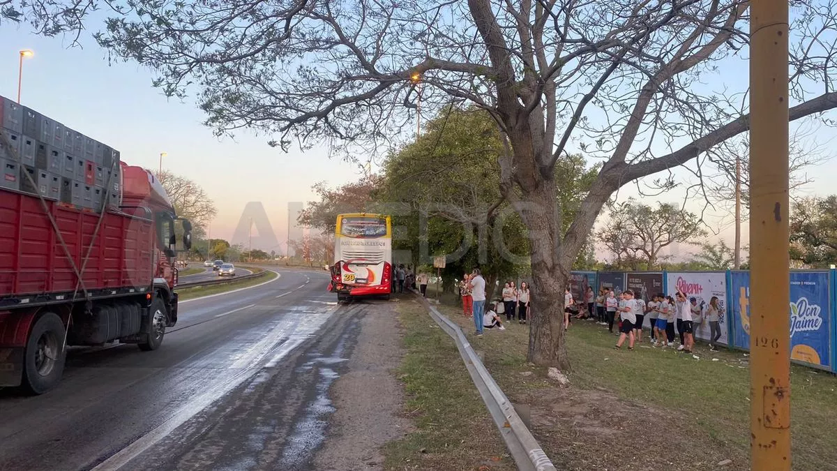 accidente-circunvalacion-colectivo-alumnos-crespo-rios-2