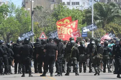 javier-milei-en-santa-RVRLHHXRRFE6LN2MZ45G425VMM