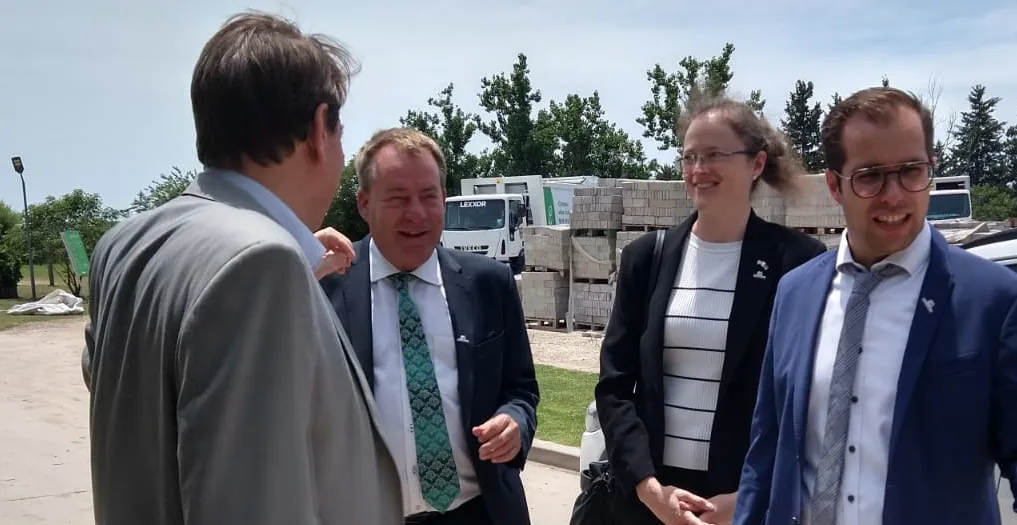 WhatsApp Image 2025-11-14 at 21.22.52 (1)