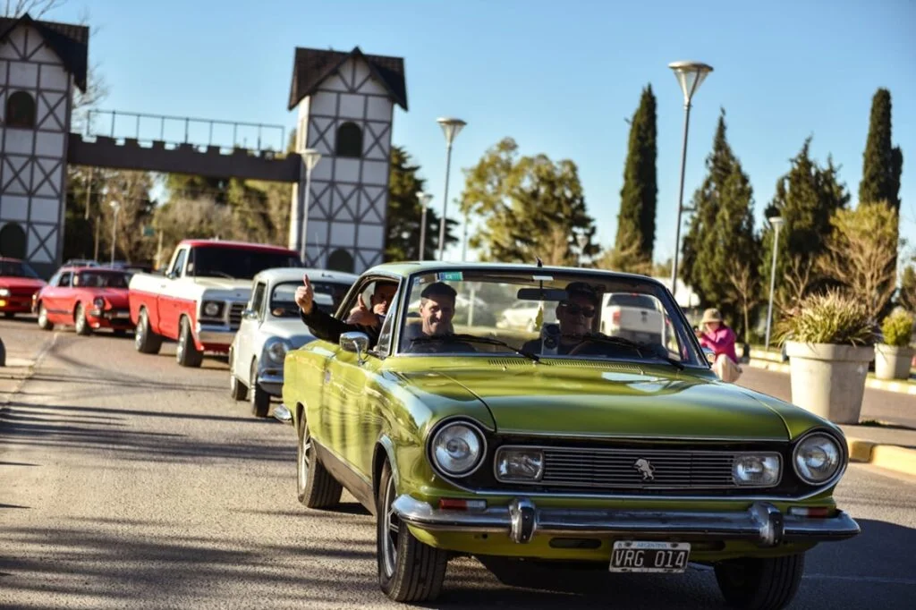 encuentro autos clasicos y antiguos