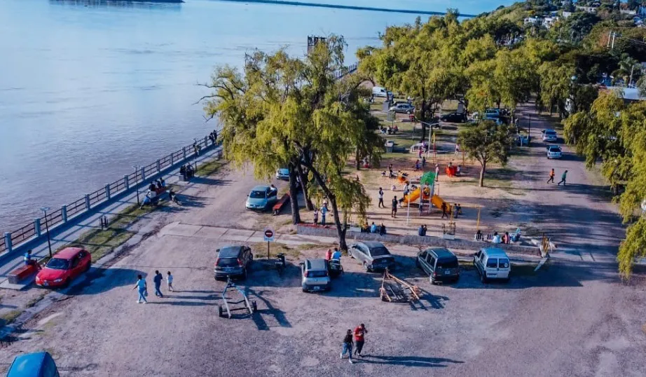 327810_social-share-watermark