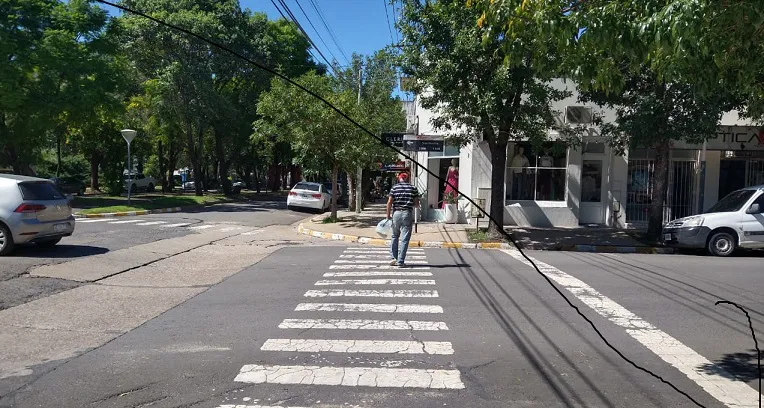 senda peatonal crespo