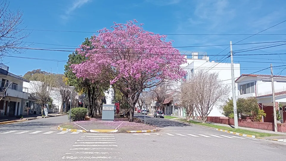 crespo calles Av. Belgrano y Otto Sagemuller