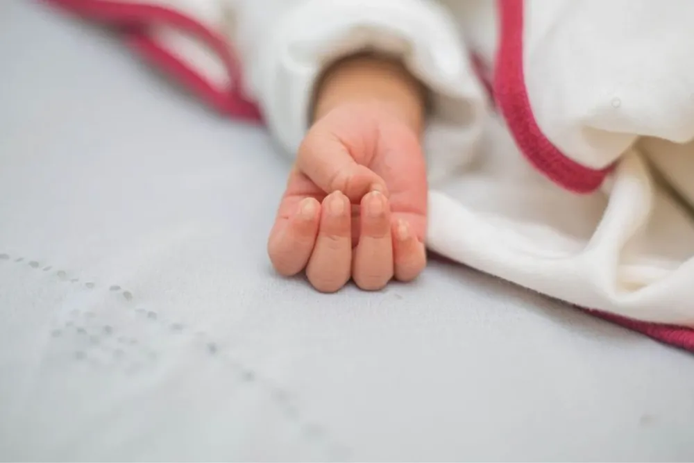 mano-bebe-muerto-28-10-2025-1536x1024